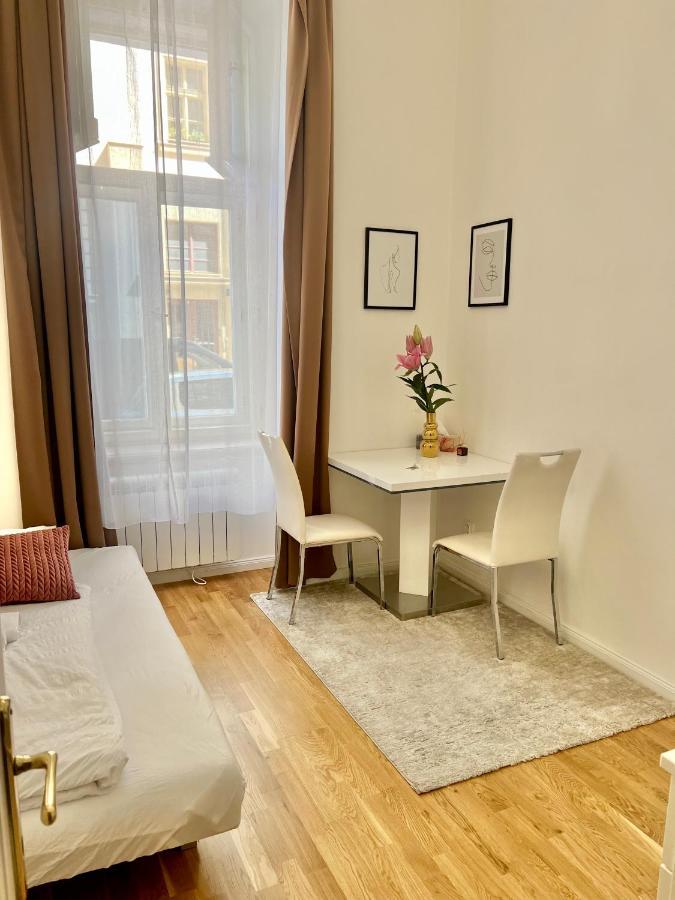 Angeloroma Deluxe Apartment براغ المظهر الخارجي الصورة